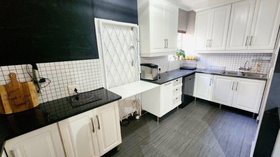 To Let 3 Bedroom Property for Rent in Safari Gardens North West